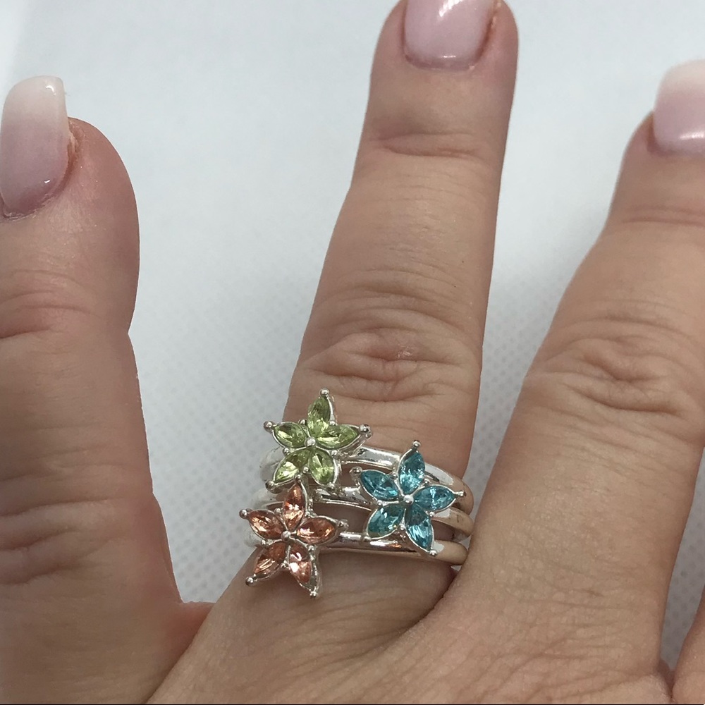 Set of 3 silver tone multi colored starburst rings size 7 3/4